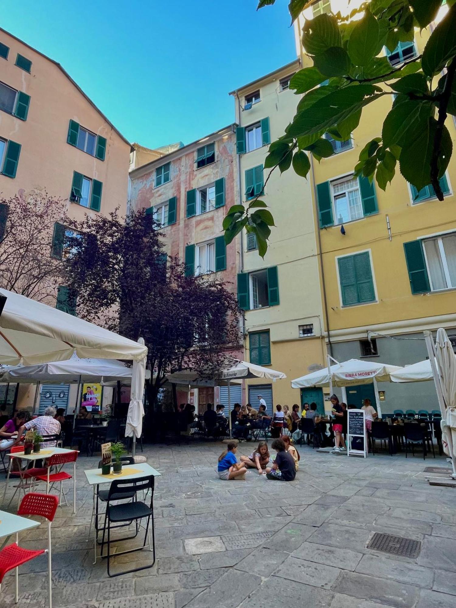 Happy Family Apartments Incantesimo Genova Exterior foto